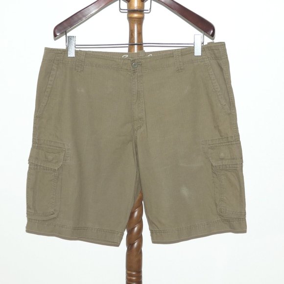 Eddie Bauer Olive Green Cargo Shorts - Picture 1 of 4